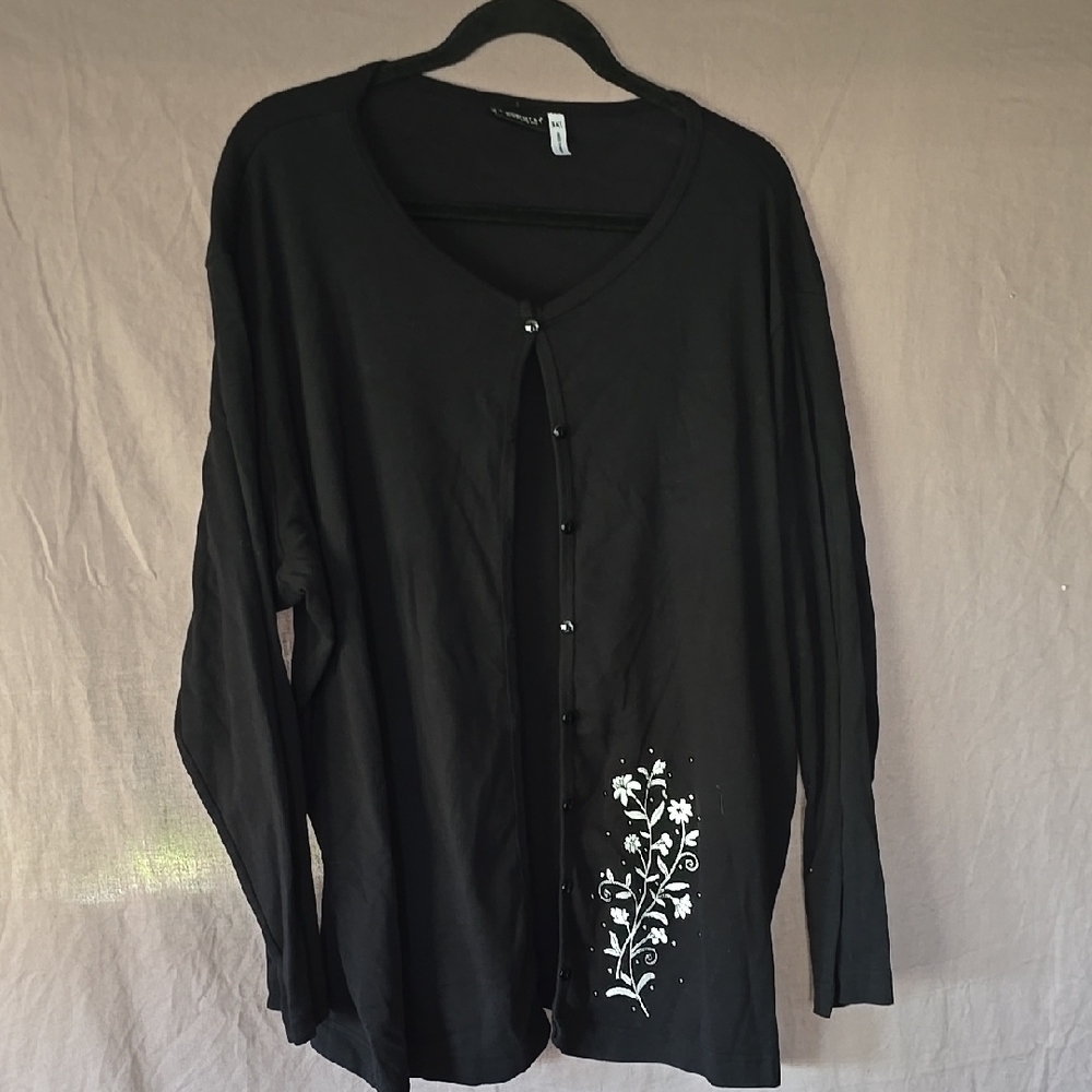 H&M Black Long Sleeve Sweater with Floral Design With rhinestones. Size 3XL